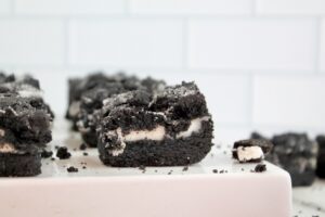Oreo Cheesecake Cookie Bars