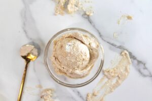 Single-Serve Cinnamon Roll Cheesecake Cookie Ice-cream