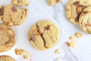 Pumpkin Cinnamon Roll Cheesecake Cookies