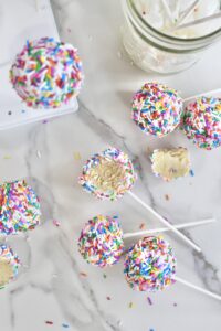 “Dot Cake” Cake Pops
